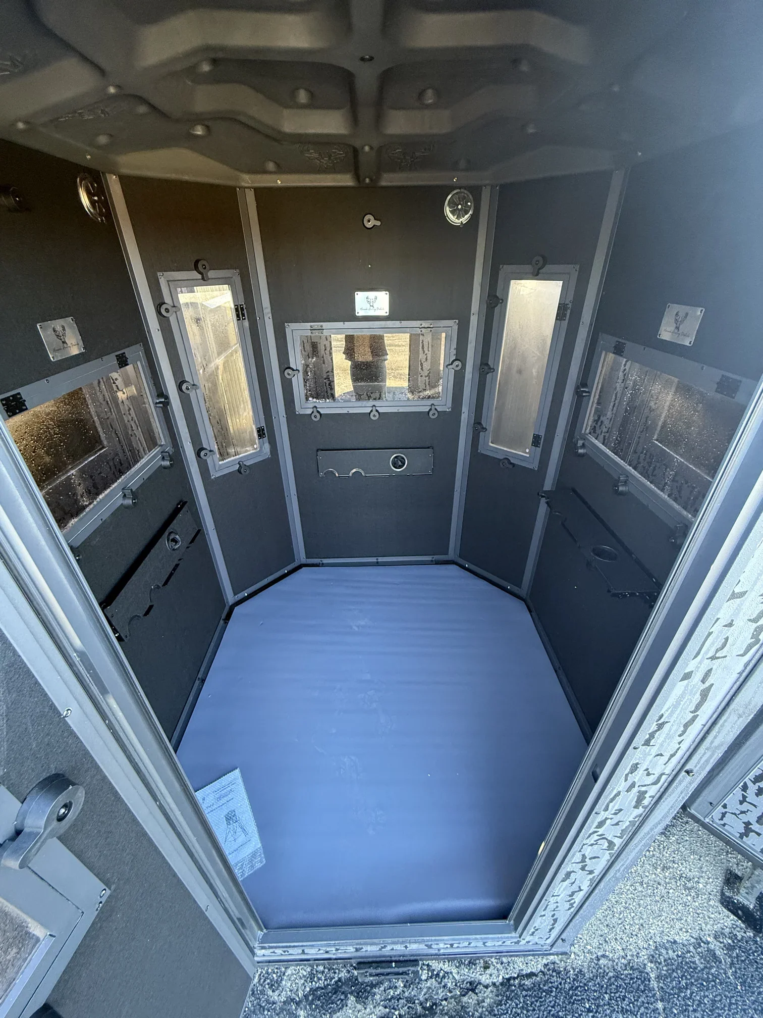 Elevated Hunting Blind - Built for Hunting,Ice Fishing,Wildlife Observation,3.0 Meters - Image 4
